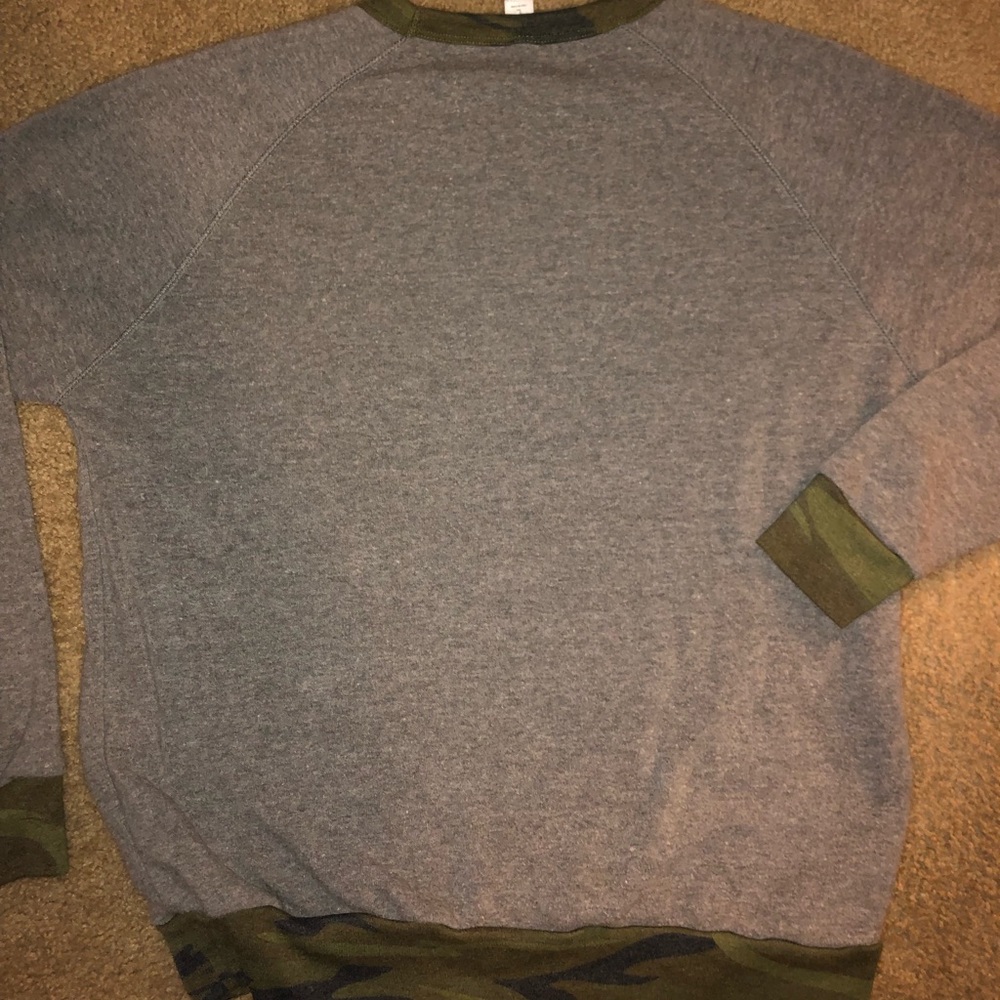🆕🚹Lg Alt. Apparel EUC Grey&Camo Crewneck,EUC🔥‼️ - Picture 4 of 7